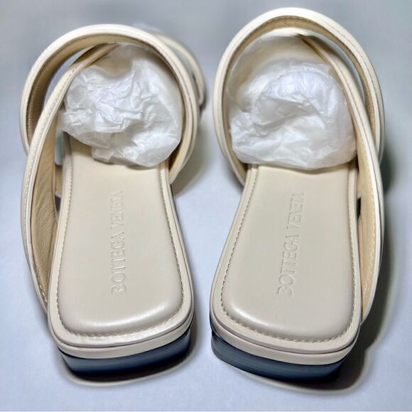 Bottega Veneta The Band Flat Sandals in Sea Salt - Picture 3 of 7